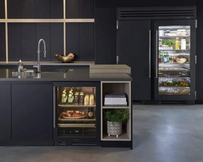 True Residential TBC-24-L-SG-C 24 Inch Built-In Undercounter Beverage Center