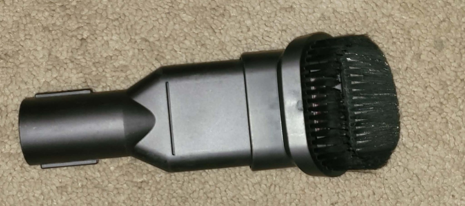 Dyson V15 Detect Cordless Vacuum, Illumination Reveals dust