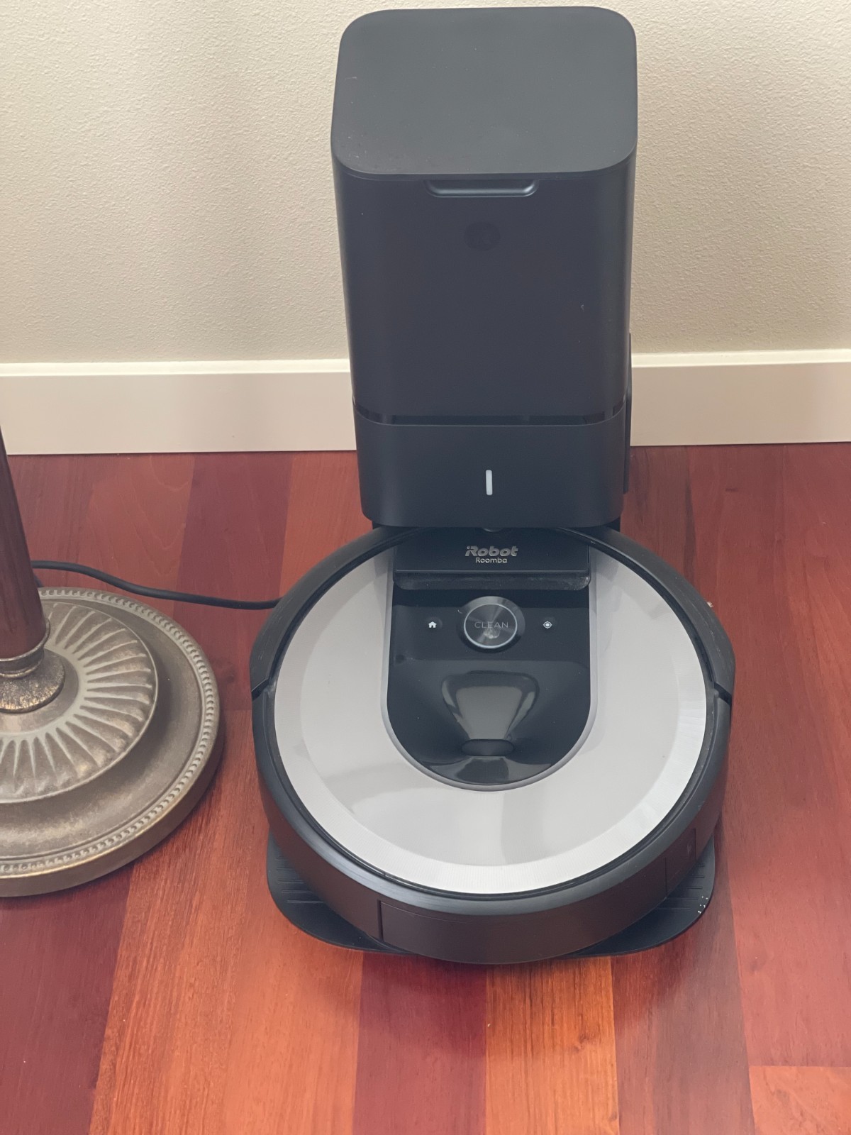 iRobot Roomba i8+ with Clean Base – One‑Owner, Very Clean + 10 Bags, 2 Filters