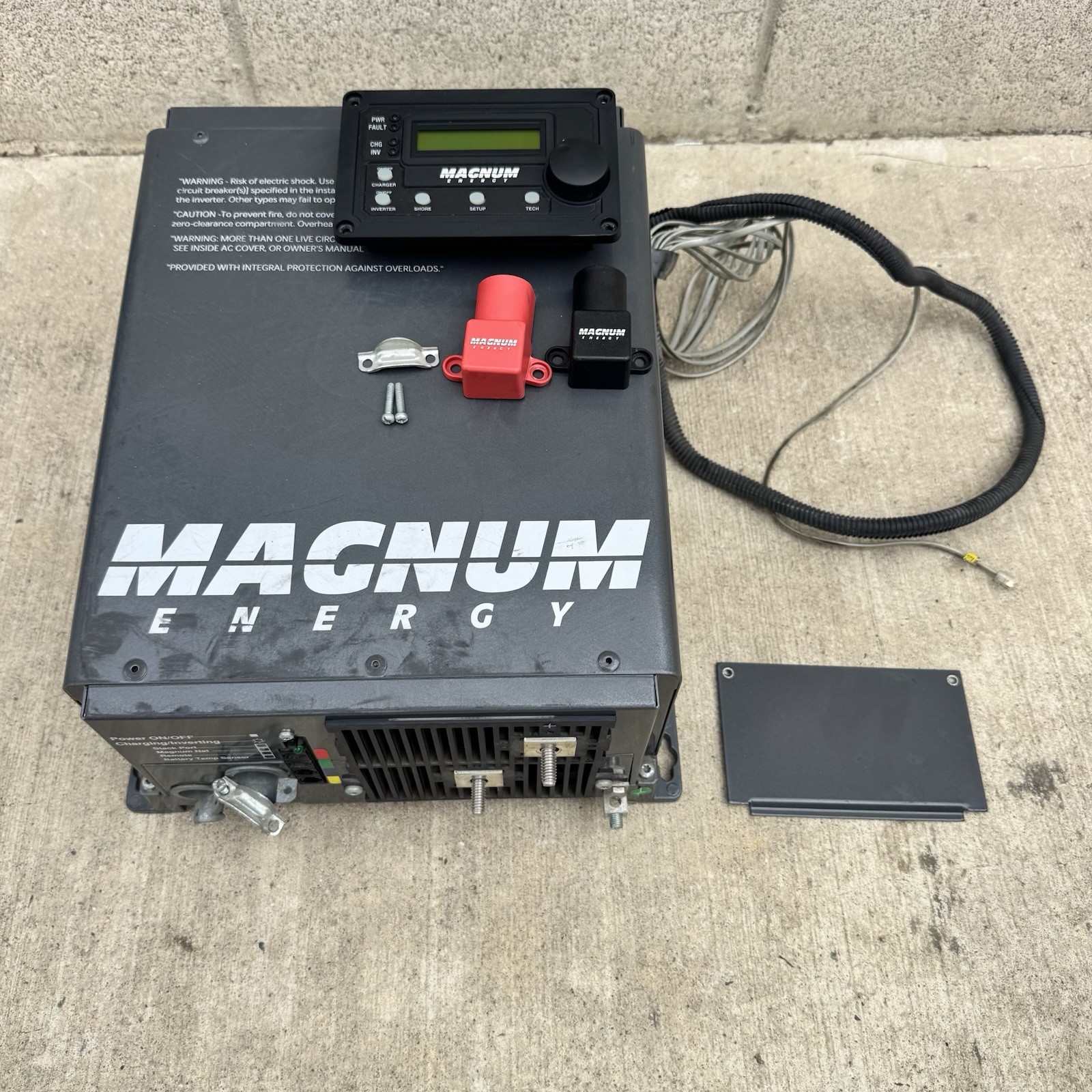 Magnum Energy ME2012 2000W 12V/120V Pure Sine Wave Inverter/Charger RV Off Grid