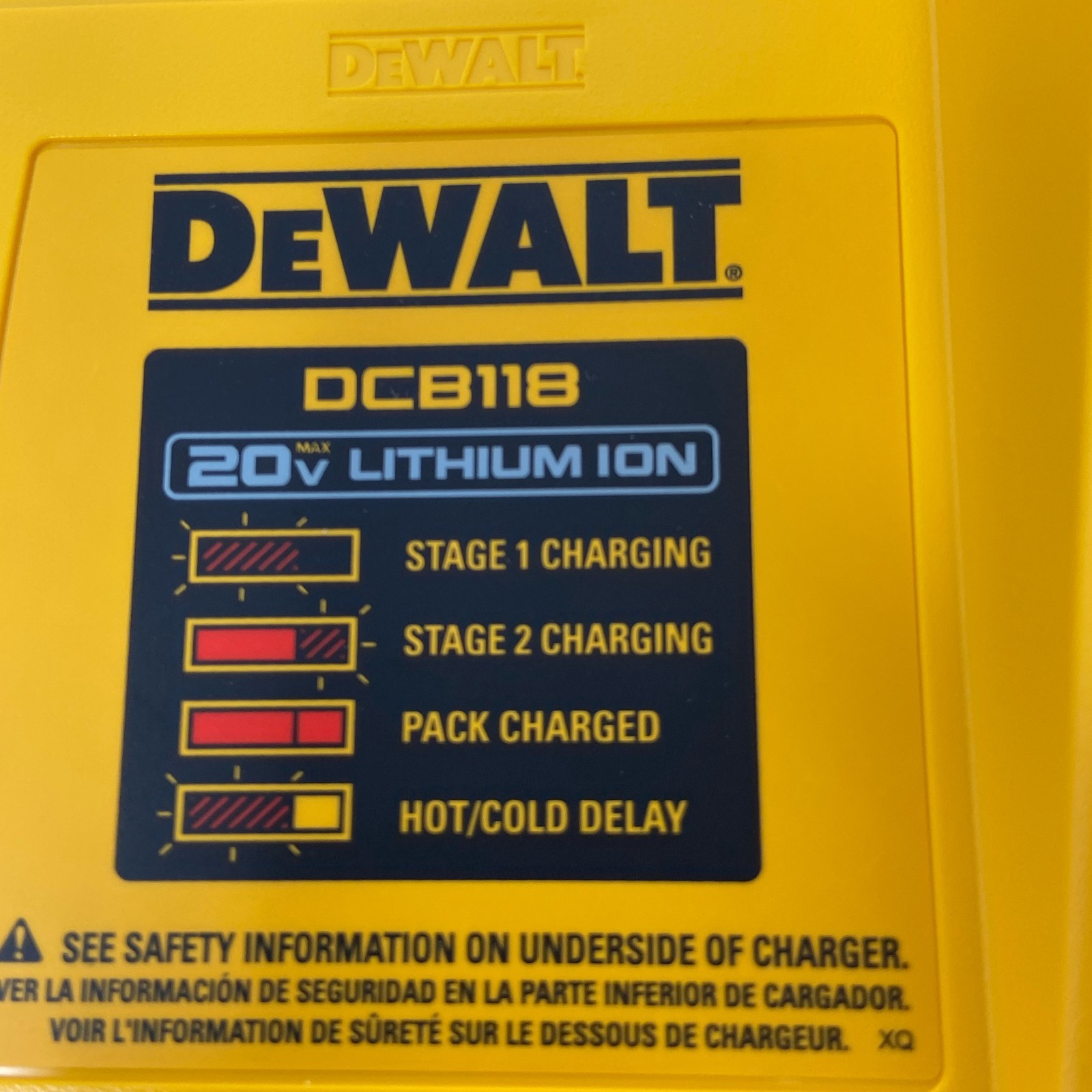 DeWALT DCB118 20V/60V 8A Fast Charger Yellow Single-Port