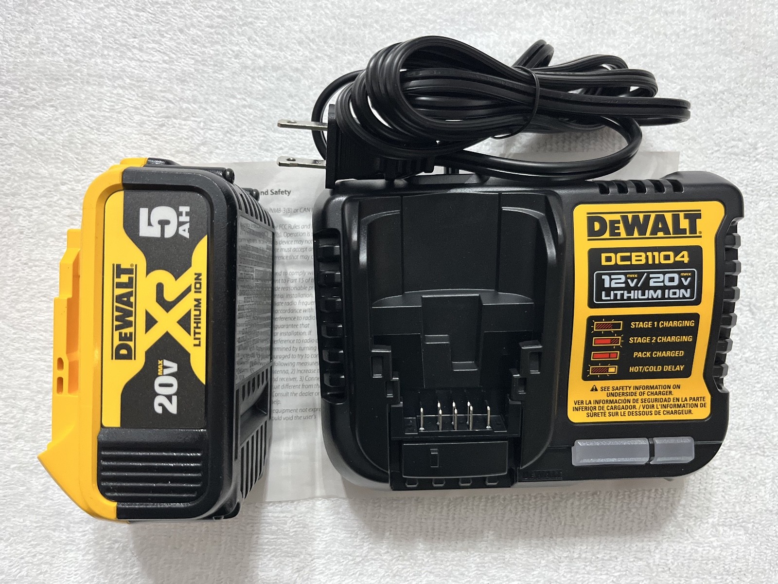 New Dewalt DCB1104 12V / 20V Battery Charger & DCB205 5.0Ah 20V 20 Volt Battery