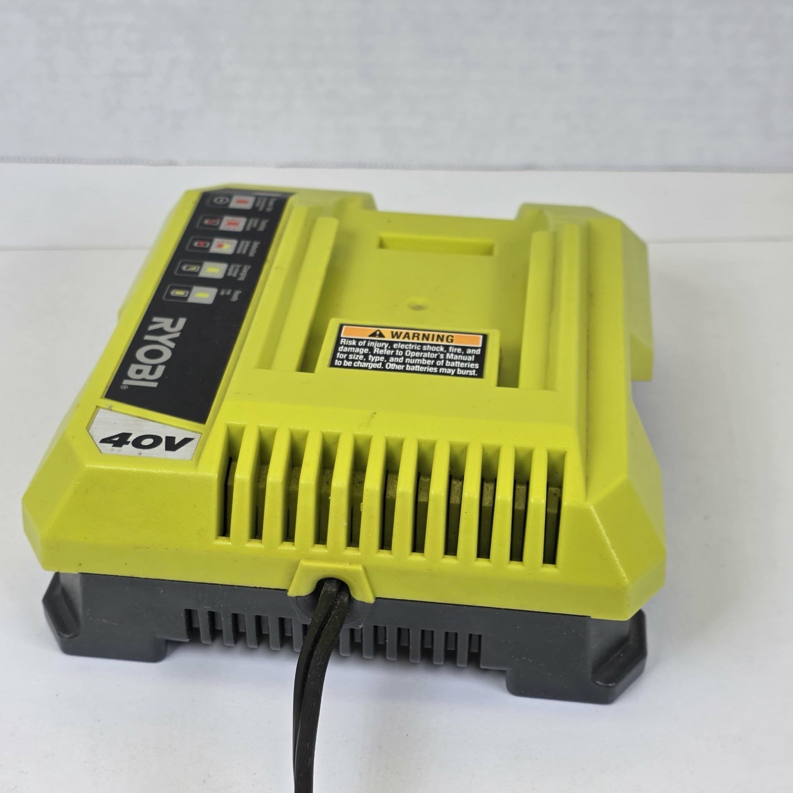 Ryobi OP401 40-volt lithium-ion rapid battery charger