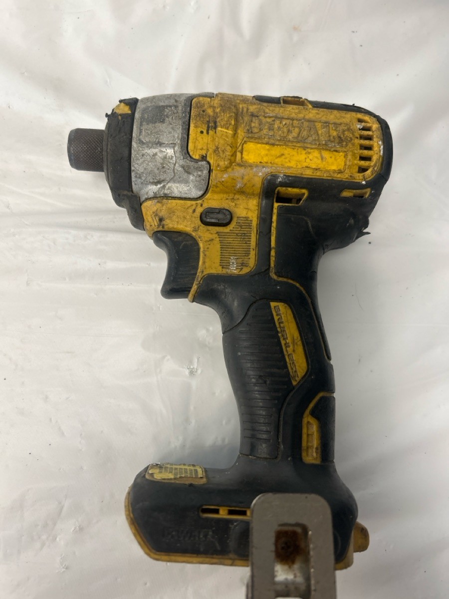 DEWALT IMPACT DRIVER DCF885 (P23013587)
