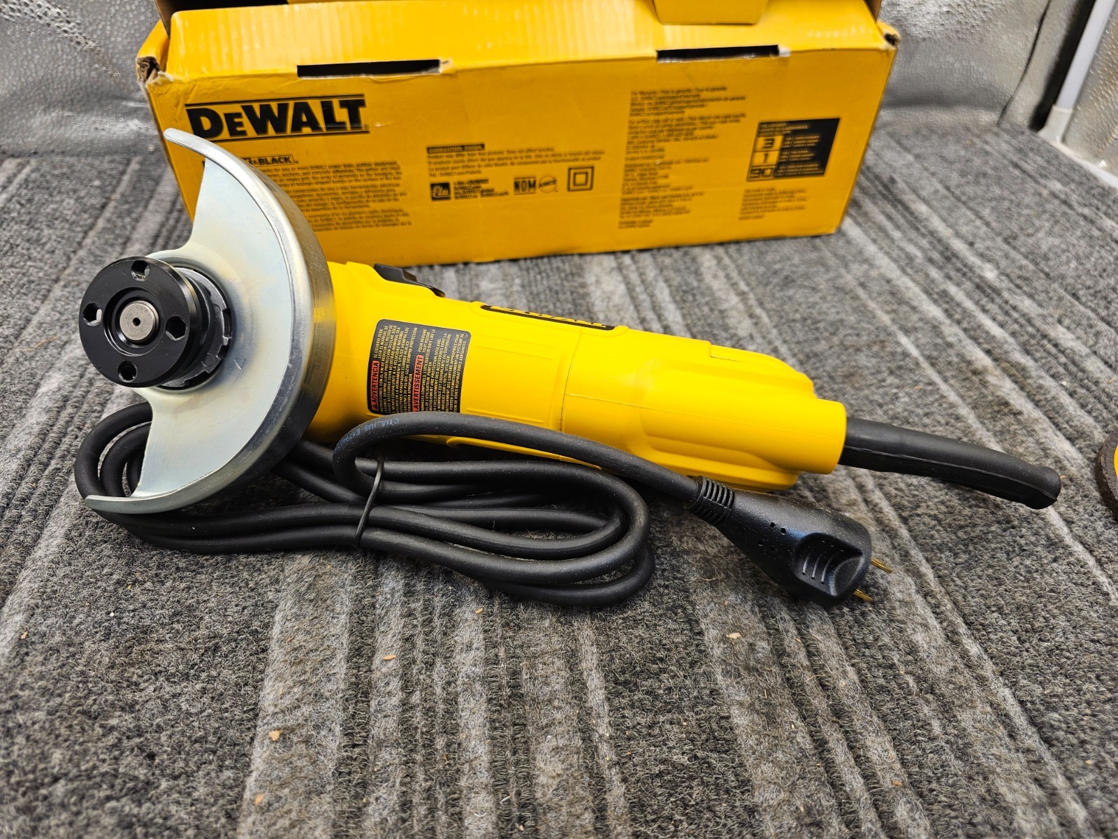DEWALT DWE4011 18V Small Angle Grinder w/ One-Touch Guard 4-1/2″