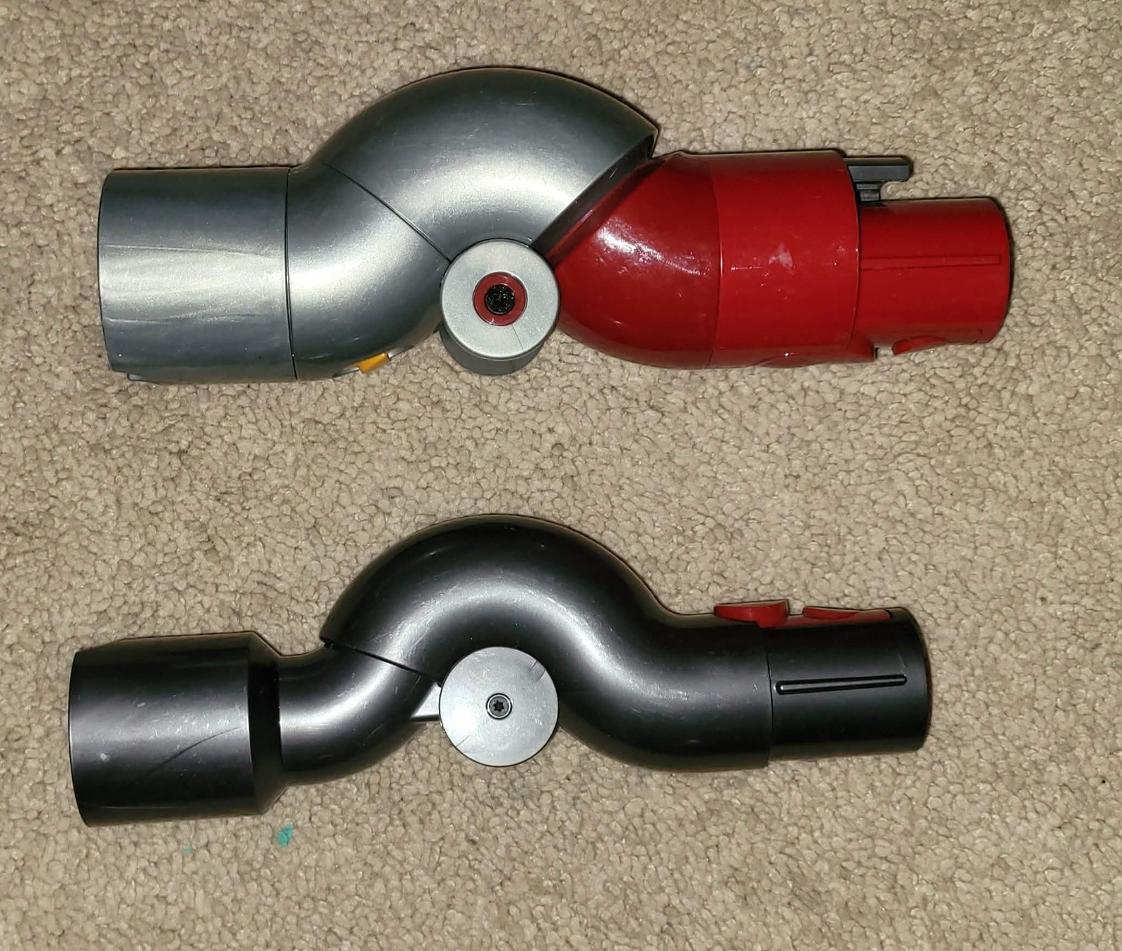 Dyson V15 Detect Cordless Vacuum, Illumination Reveals dust