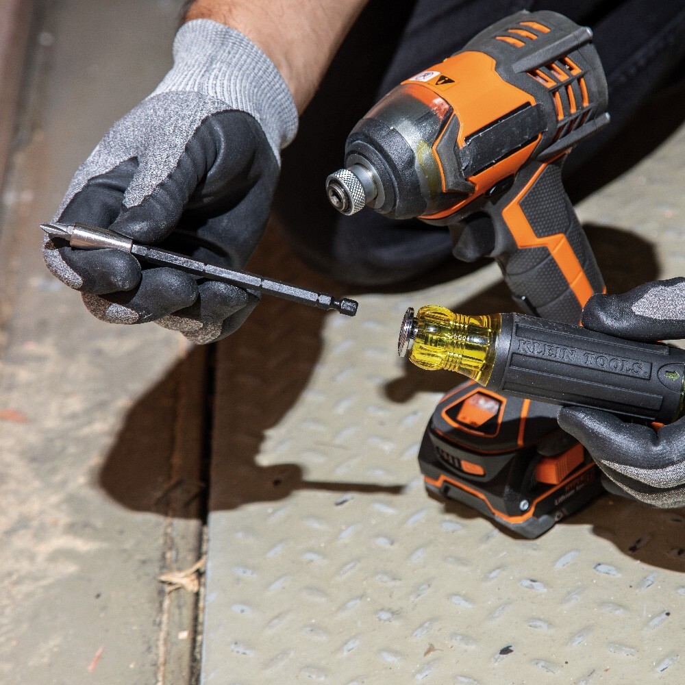 Klein Tool 14-in-1 Magnetic Multi-Bit Adjustable Length Screwdriver 32303