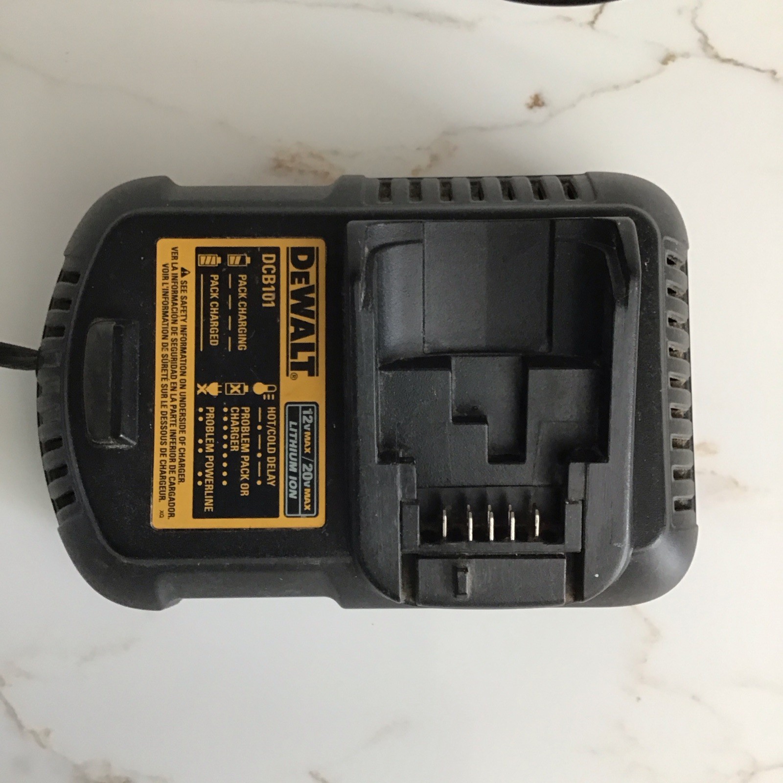 DEWALT DCB101 Battery Charger 12V Max/20V Max Lithium