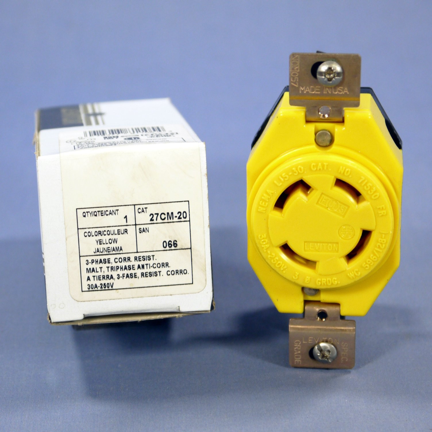 Leviton 27CM-20 Wetguard Twist Locking 30A Receptacle 3 Phase Nema L15-30R 250V