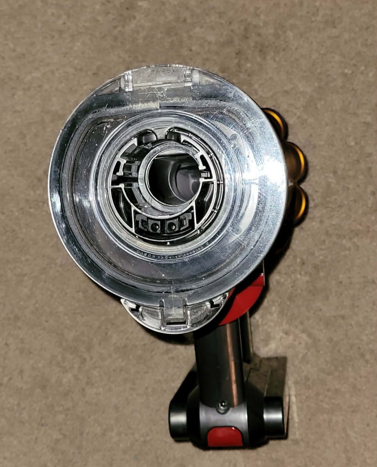 Dyson V15 Detect Cordless Vacuum, Illumination Reveals dust