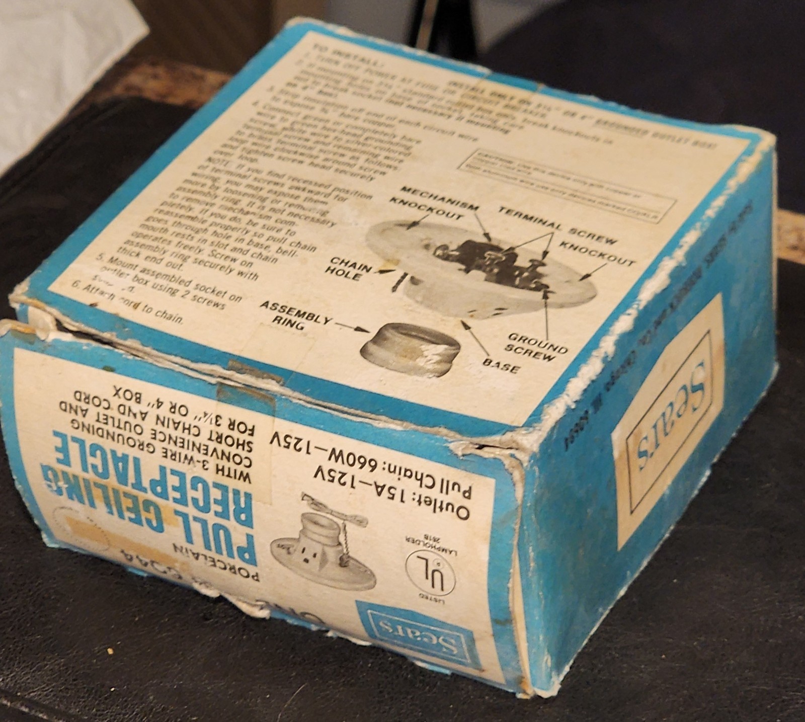 Vintage Sears /LEVITON Porcelain Ceiling Light Receptacle 250w-250v 5166. NOS