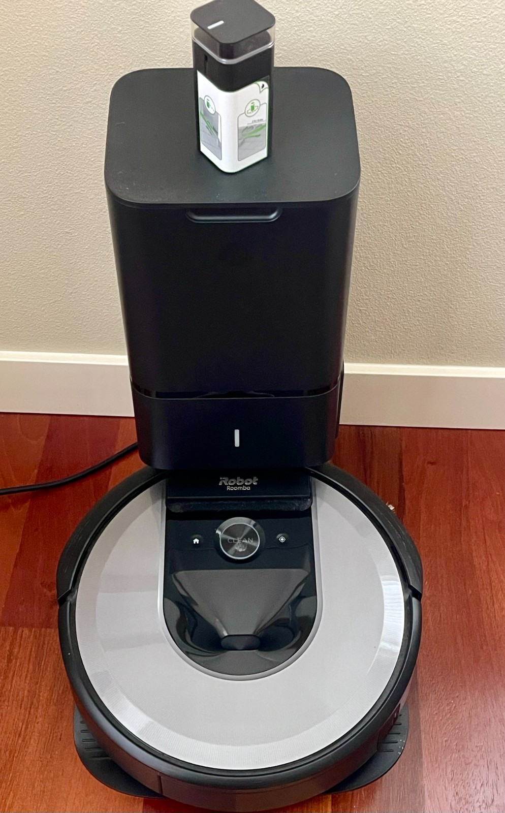 iRobot Roomba i8+ with Clean Base – One‑Owner, Very Clean + 10 Bags, 2 Filters