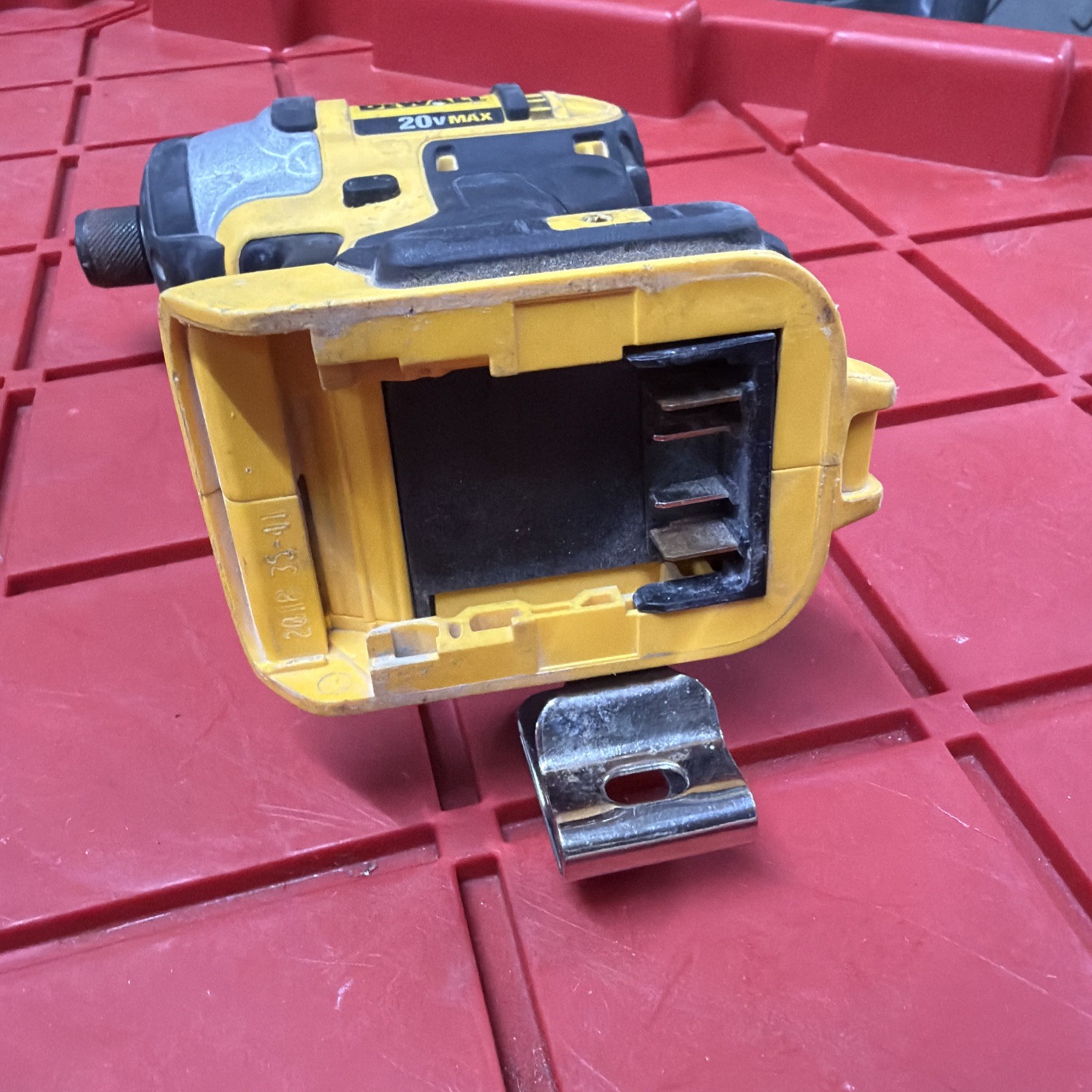 DEWALT DCF885 1/4″ 20V MAX CORDLESS IMPACT DRIVER **TOOL ONLY** TESTED