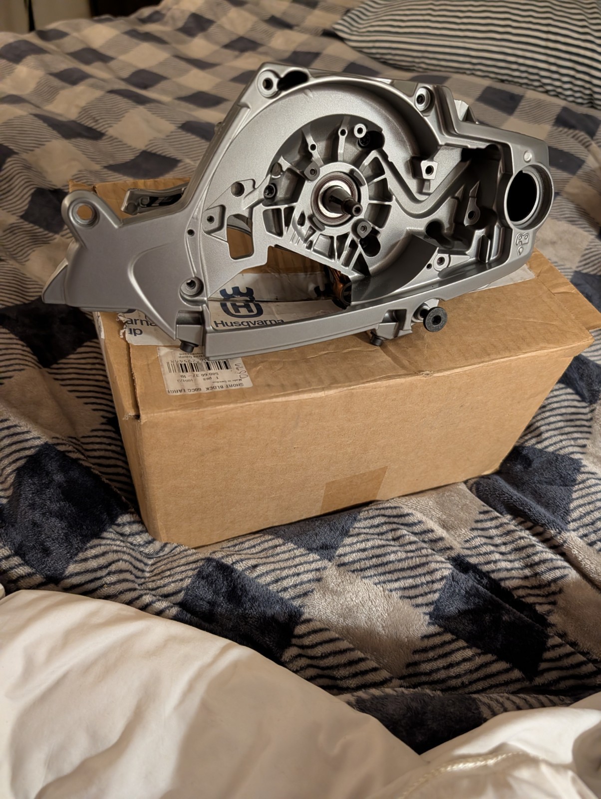 Genuine Husqvarna 562XP Crankcase Short Block 60cc Large OEM # 580663710