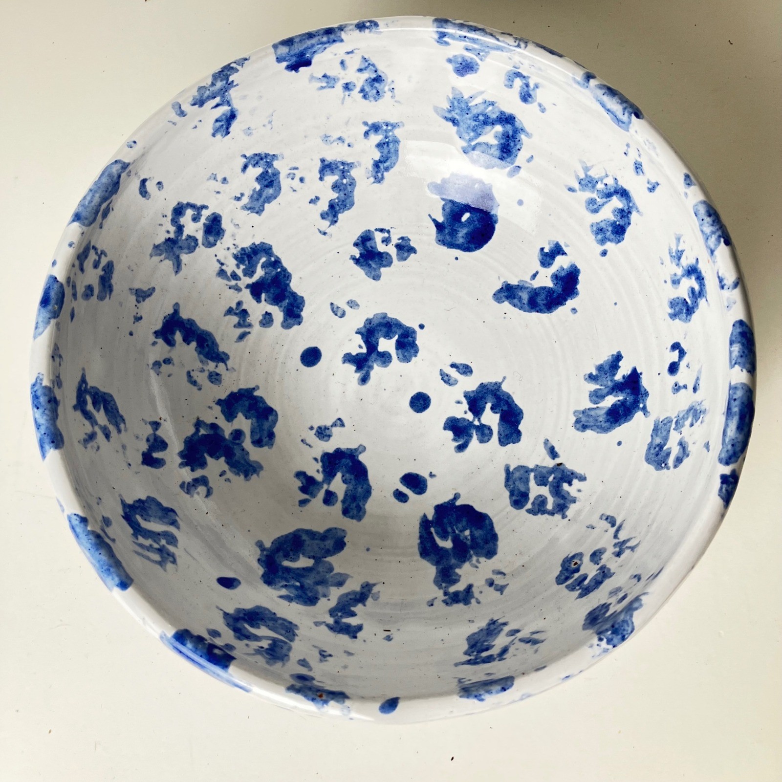 Bybee Pottery Serving Bowl Vintage 8.5in Blue White Spongeware Kentucky BB