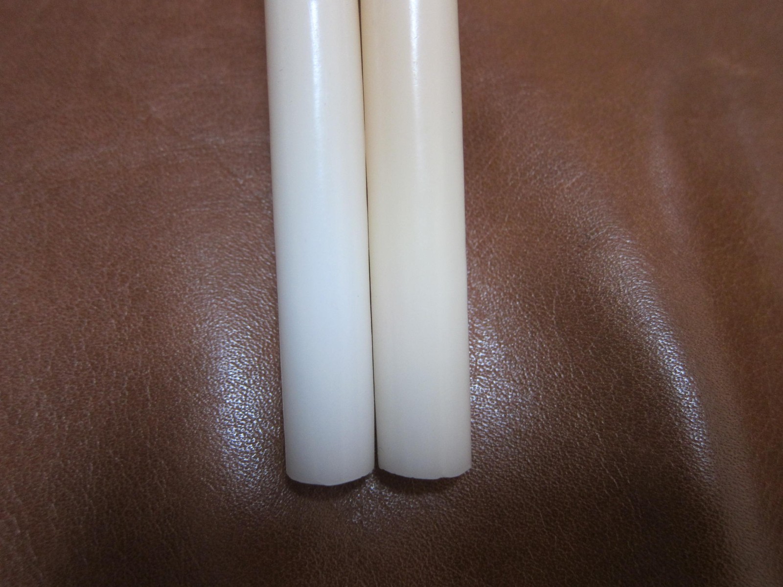 VTG Nantucket 15” Taper Candle Pair – 1960s Estate – Long Slender Ivory Tapers