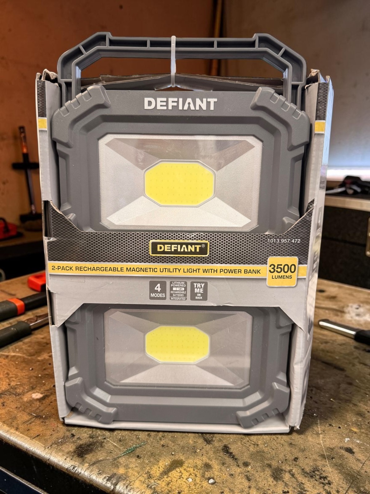 Defiant Magnetic Utility light 3500 Lumens Rechargeable w/ Power Bank