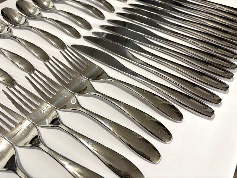 36 Pc. Oneida STAFFORD MIRROR 18/10 Stainless Vietnam