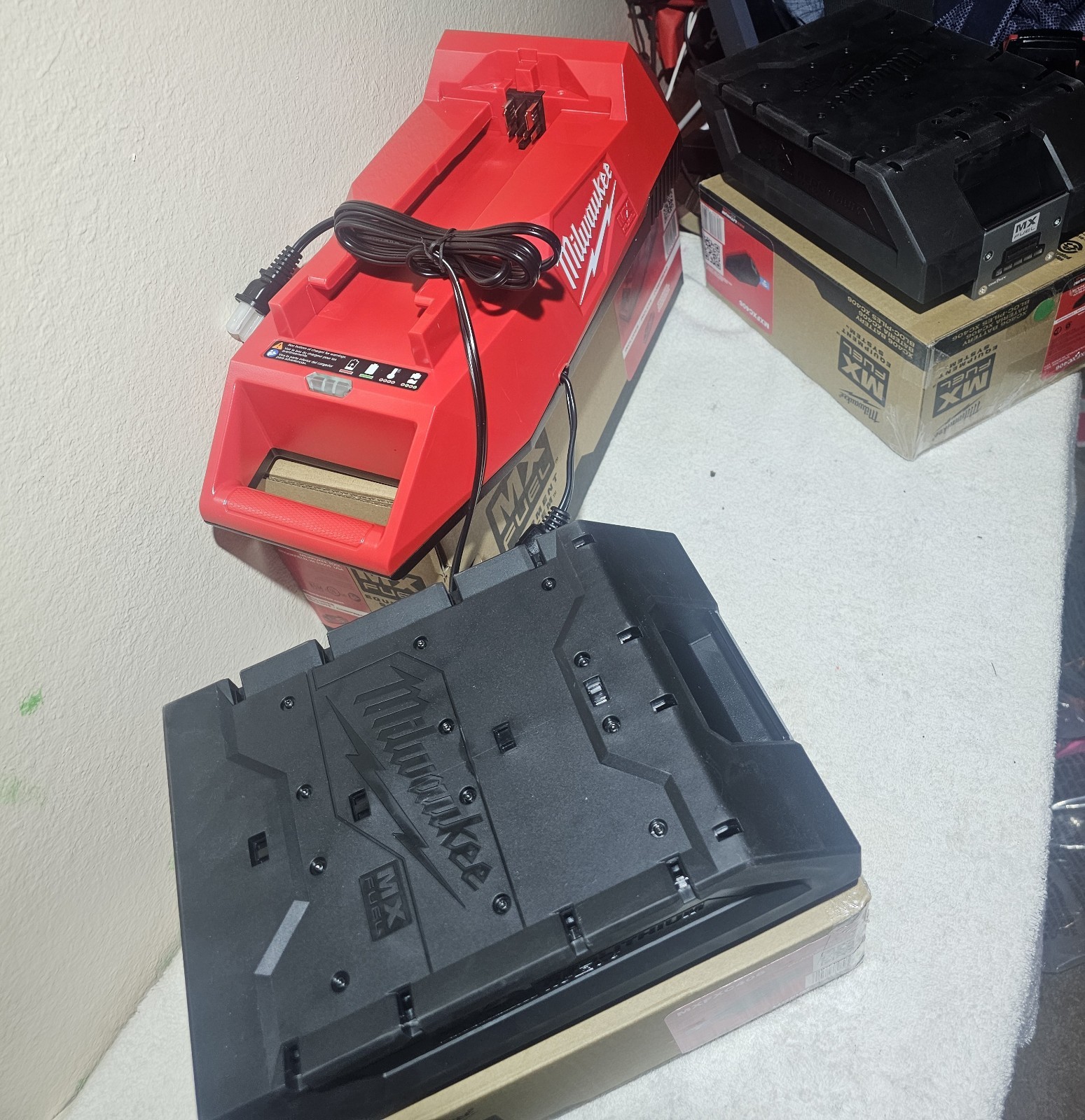 Milwaukee MXFC-2XC FUEL XC406 Charger Expansion Kit (2 Batteries And Charger)