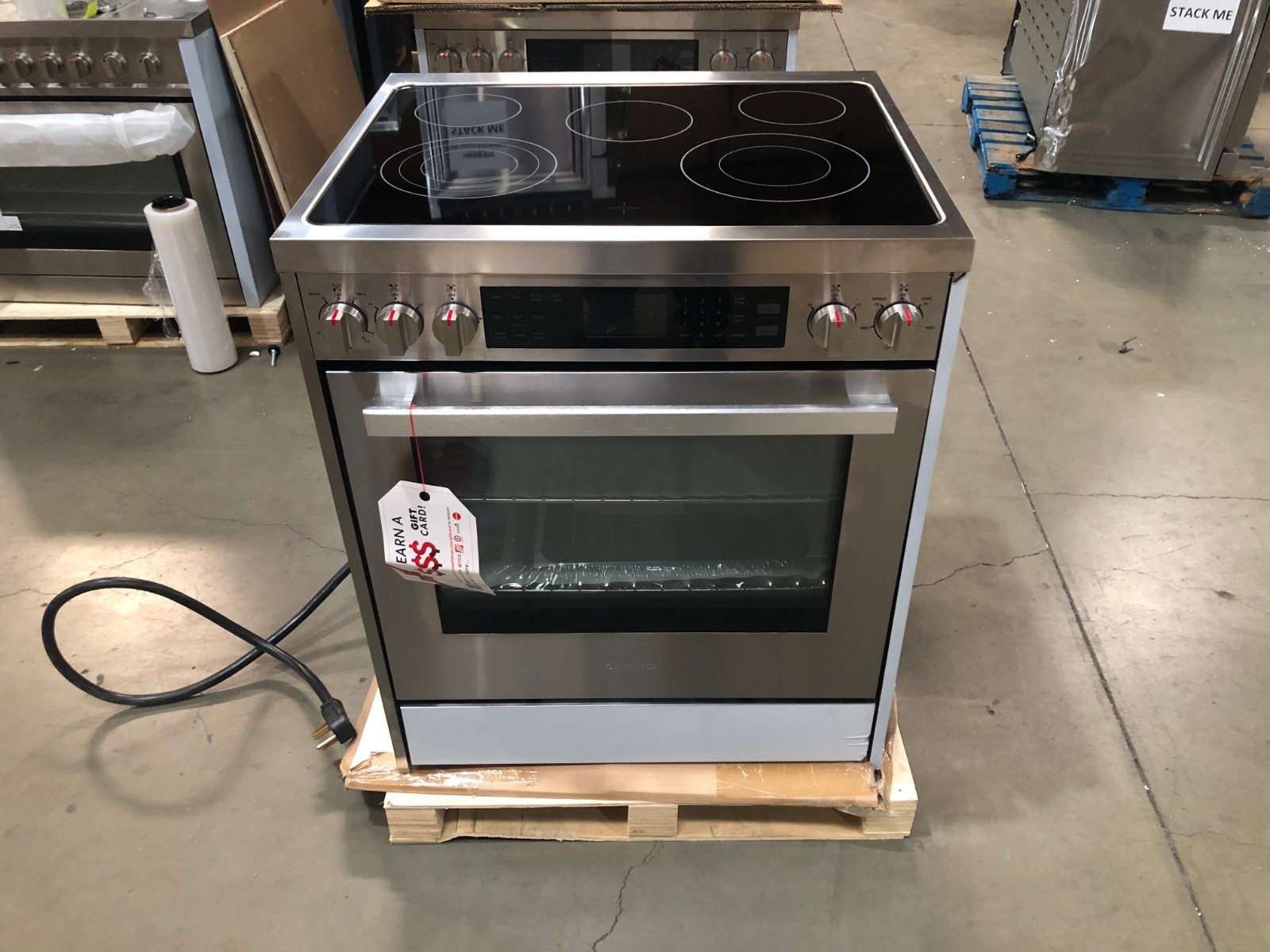 30 in. Electric Range, 5 Surface Burners (OPEN BOX, COSMETIC IMPERFECTIONS)