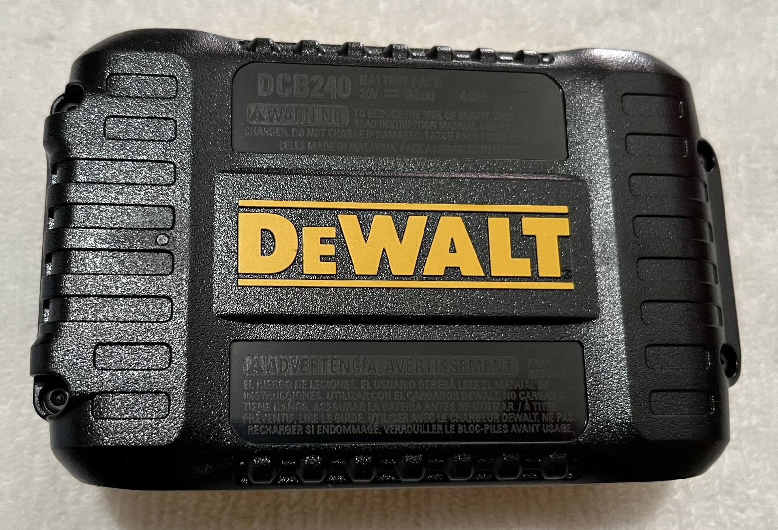 2 New Dewalt 20V Volt Max DCB240 4.0Ah Lithium Ion Batteries Li-ion DCB240-2