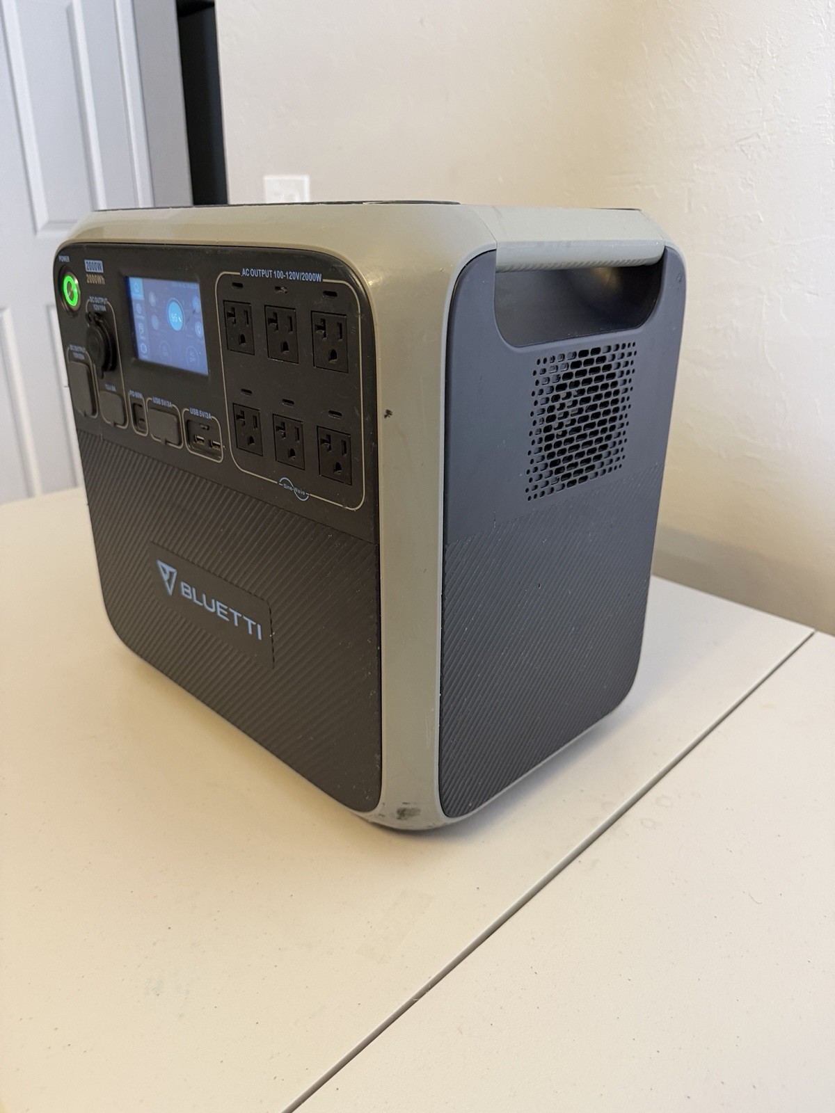BLUETTI Portable 2000W 2000Wh Power Station Battery Generator USB Wireless