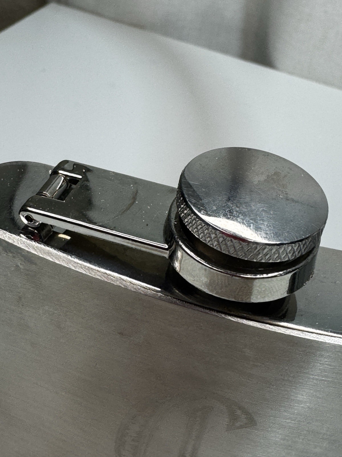 Stainless Steel 7 oz Silver Hip Flask “CATCH” Anchor Design Screw Cap