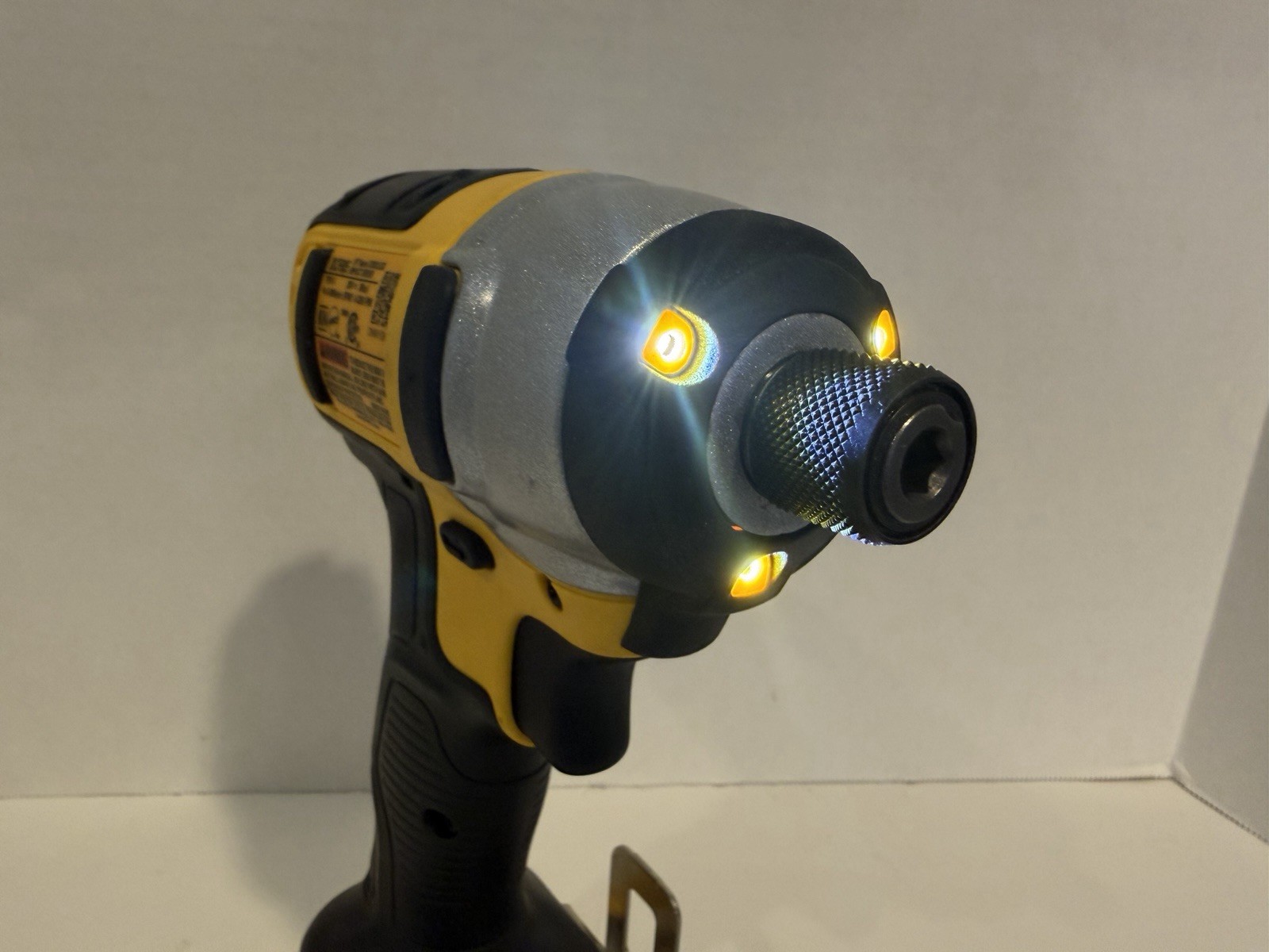 Dewalt DCF885 20V Cordless Drill 1/4″ Impact Driver MINT Tool WORKING