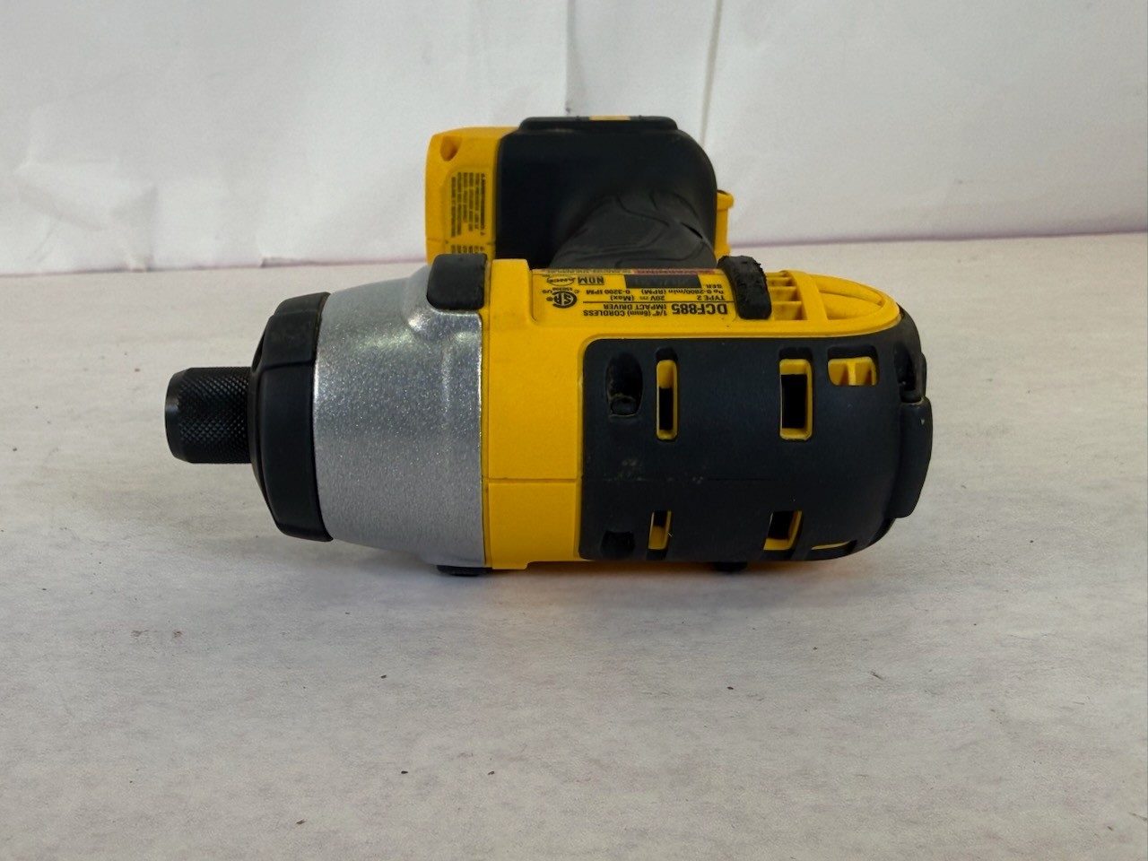 DEWALT DCF885 20V 1/4 in. Impact Driver – Black/Yellow (Tool Only)