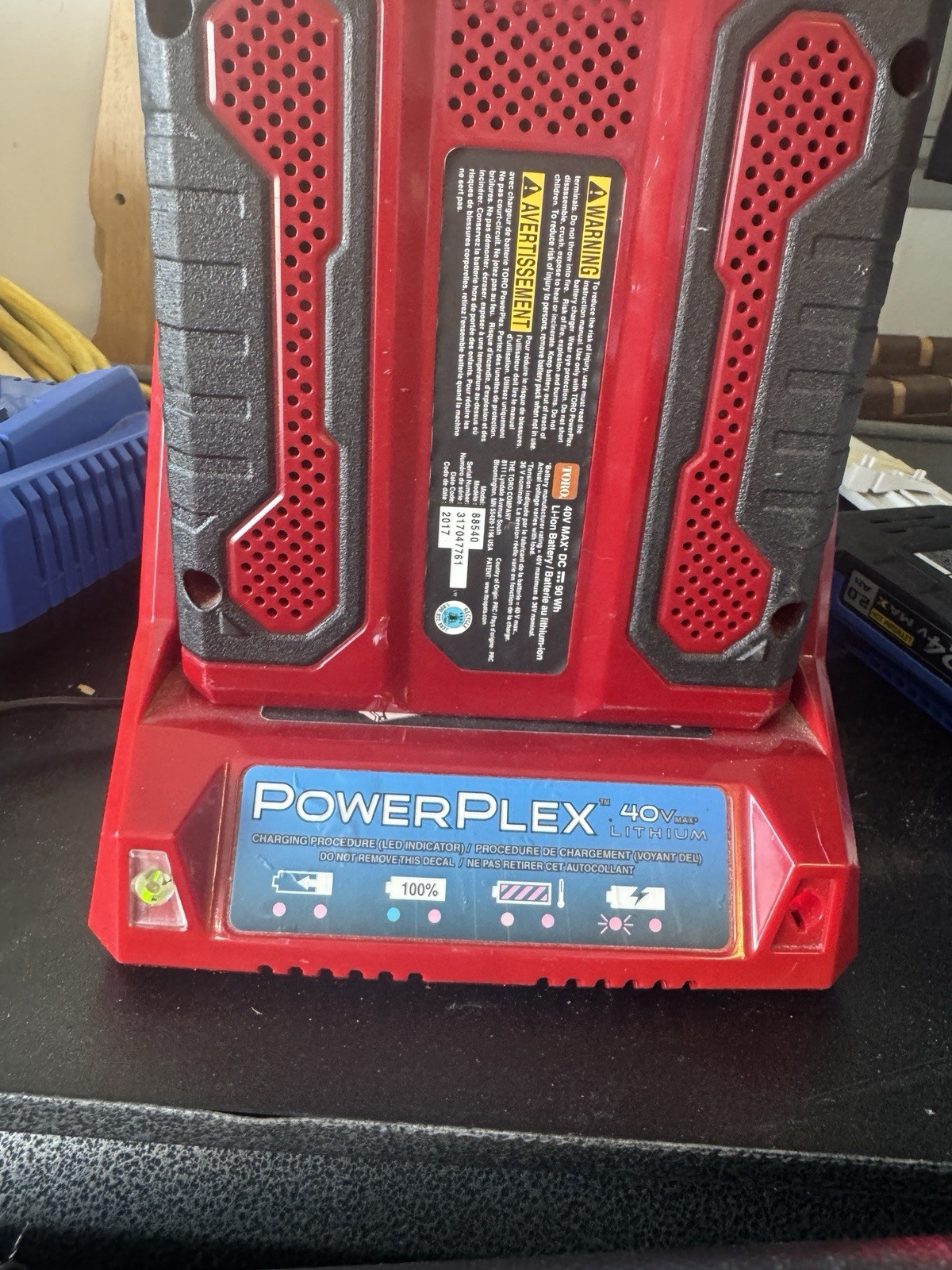 Toro PowerPlex 40V MAX 2.5Ah T90 Battery 88540 & Charger 88542 OEM Used