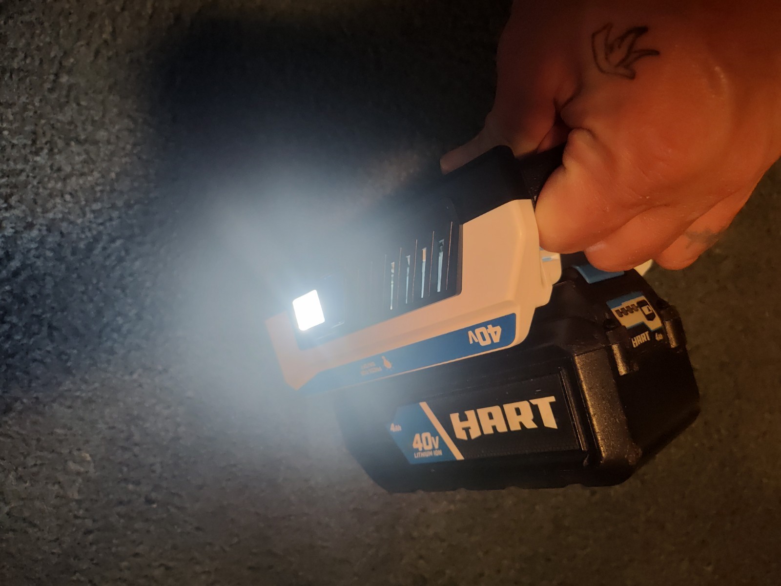 HART 40V 300 Watt Battery Powered Power Source LED LightBATTERY NOT INCLUDED