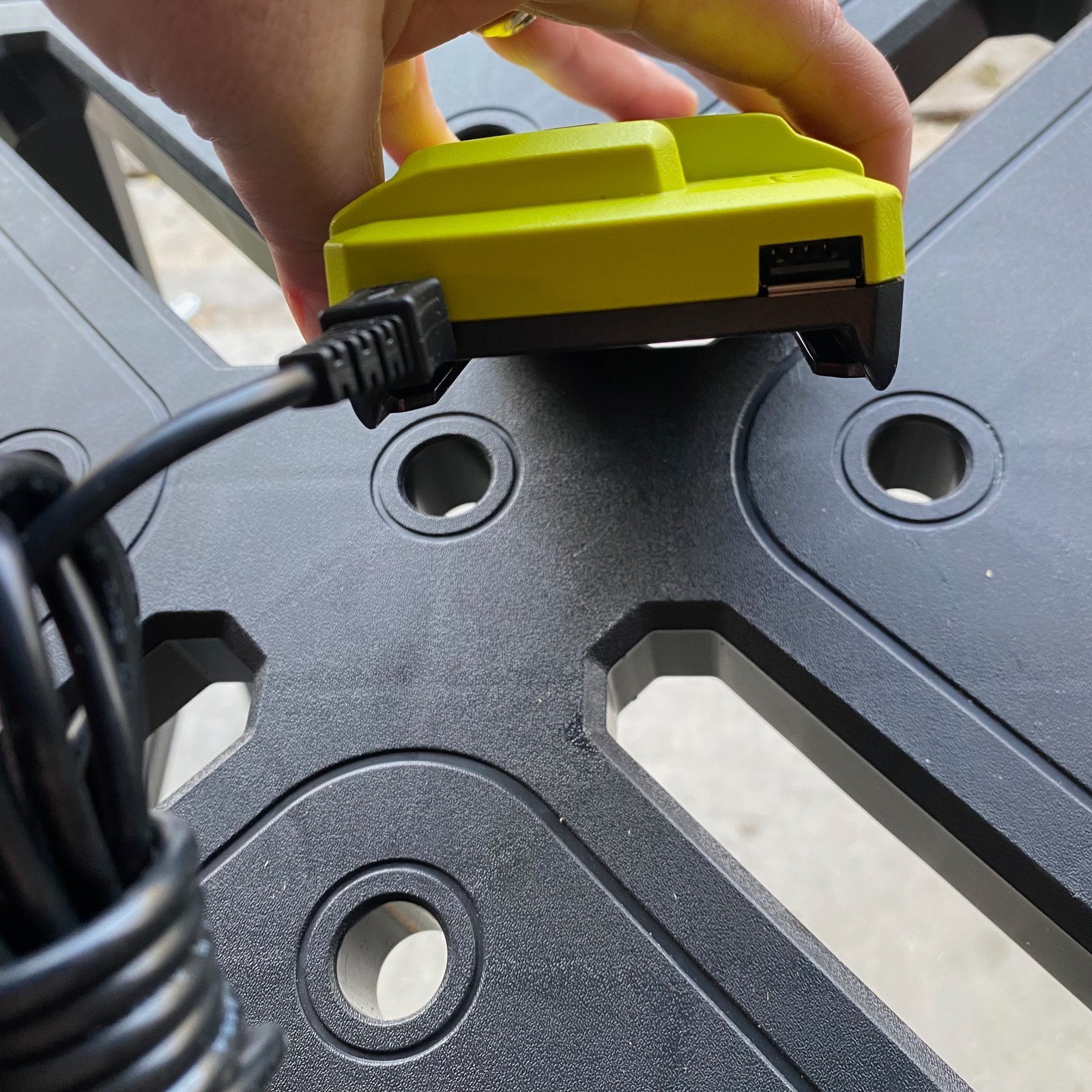 Ryobi OP403 40V Lithium-Ion 2-in-1 Battery/USB Charger – TESTED & WORKS!