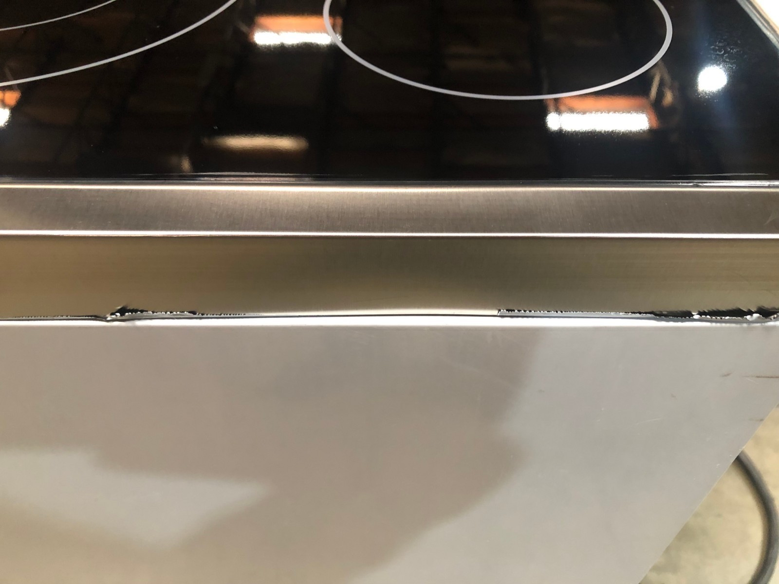 30 in. Electric Range, 5 Surface Burners (OPEN BOX, COSMETIC IMPERFECTIONS)