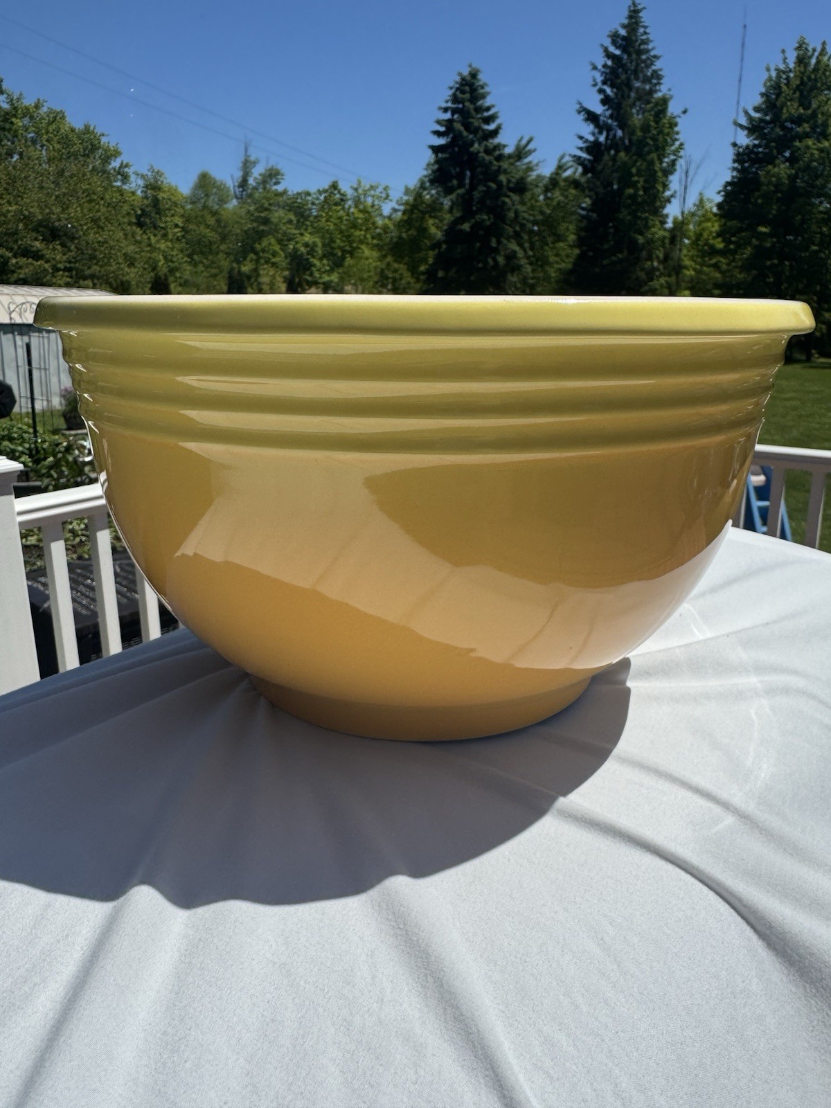 Le Creuset XL Mixing Bowl 4.4L 4.6 Qt Yellow Soleil Gradient RETIRED 12” CLEAN