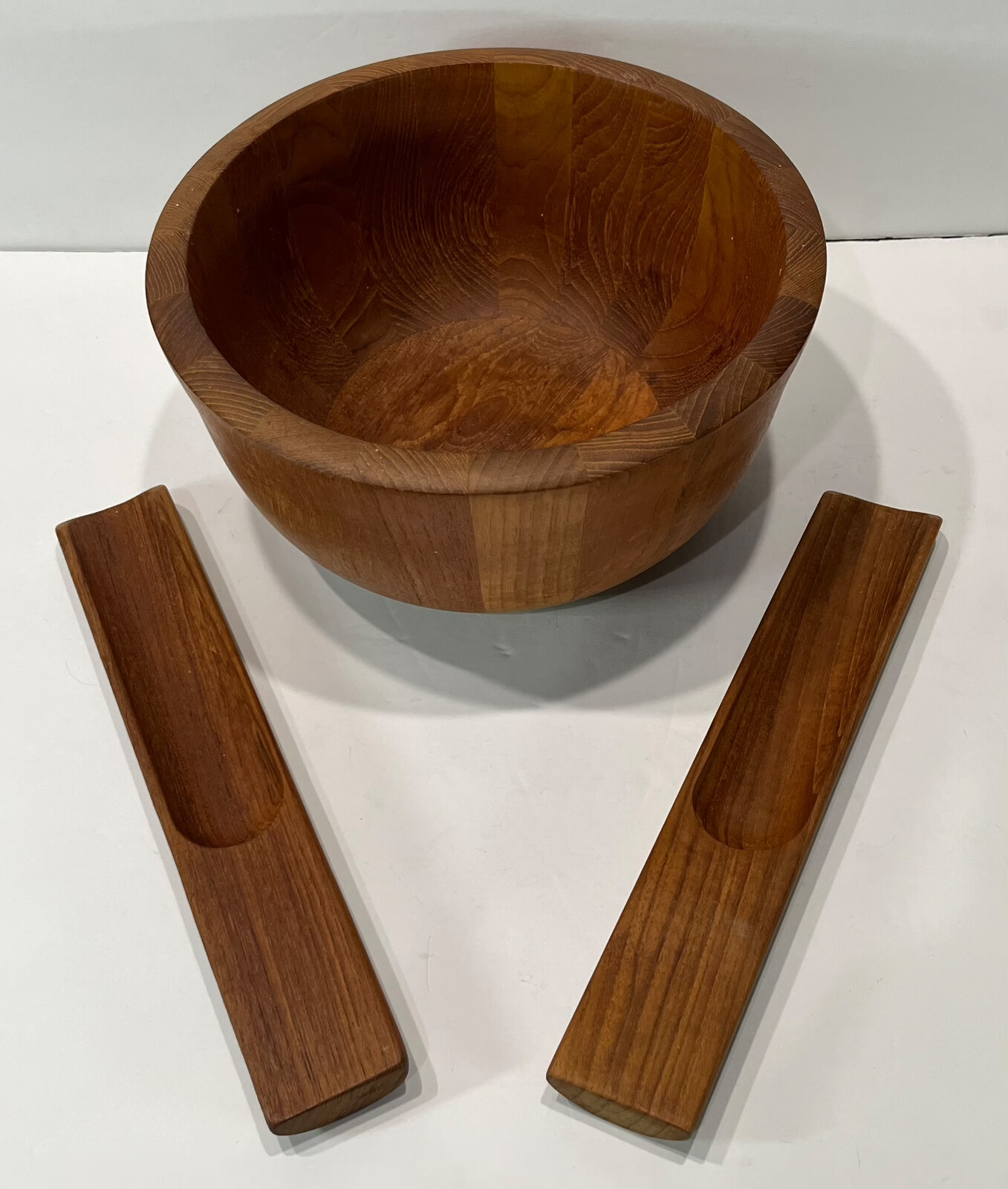 Dansk Designs Denmark JHQ 10″ Large Round Teak Bowl with Serving Tongs Malaysia