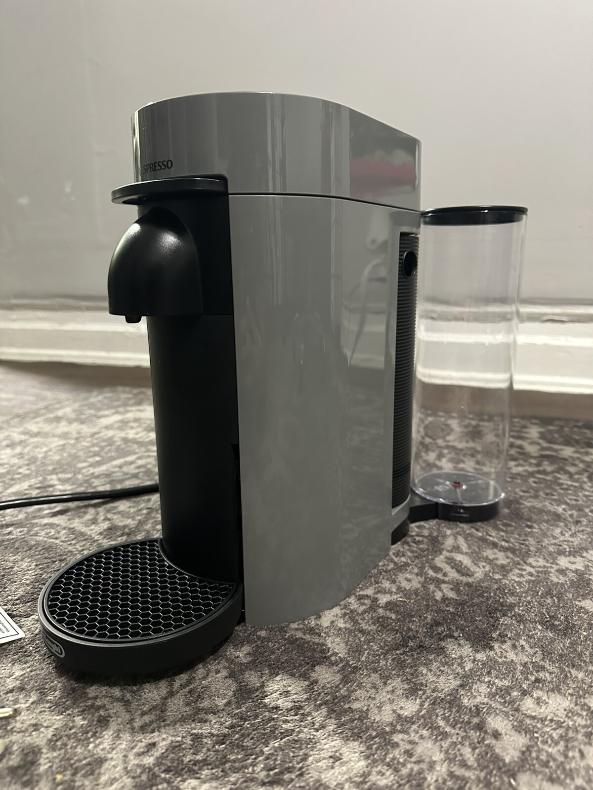 De’Longhi Nespresso Vertuo Plus Espresso Machine – Grey 1 MONTH USED