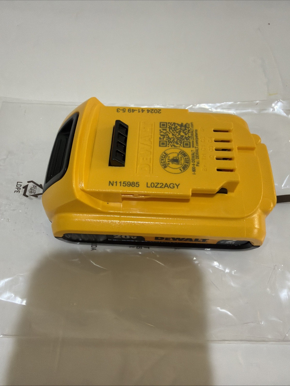 DEWALT DCB203 Battery – Yellow (Brand New)