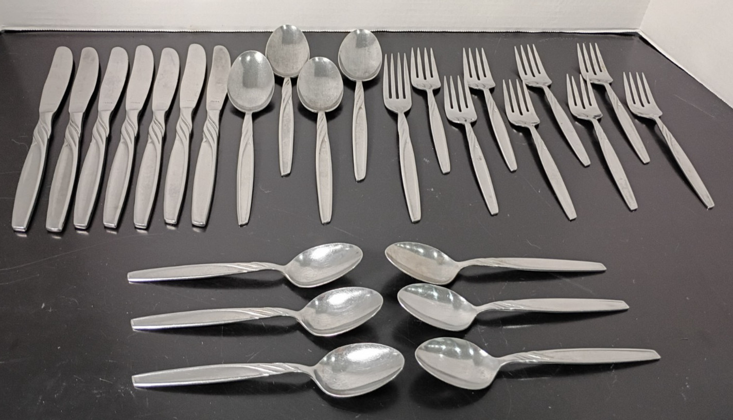 Stainless Steel Flatware Set of 26 Knives Spoons Forks Unknown MFG