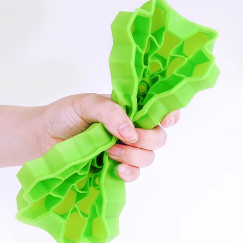 148-Cube Silicone Ice Tray Large-Capacity Reusable Ice Maker Mold with Lid