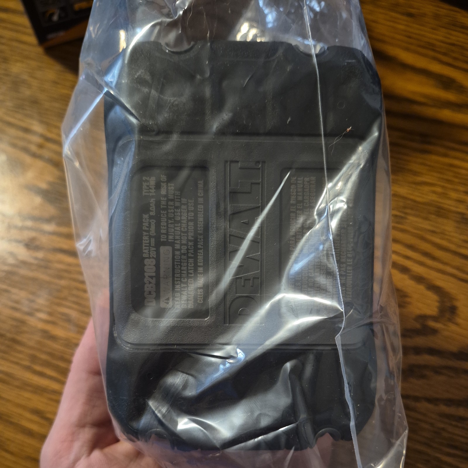 DeWalt DCB2108 20V MAX XR Powerpack 8Ah Lithium Ion Battery – TESTED Working