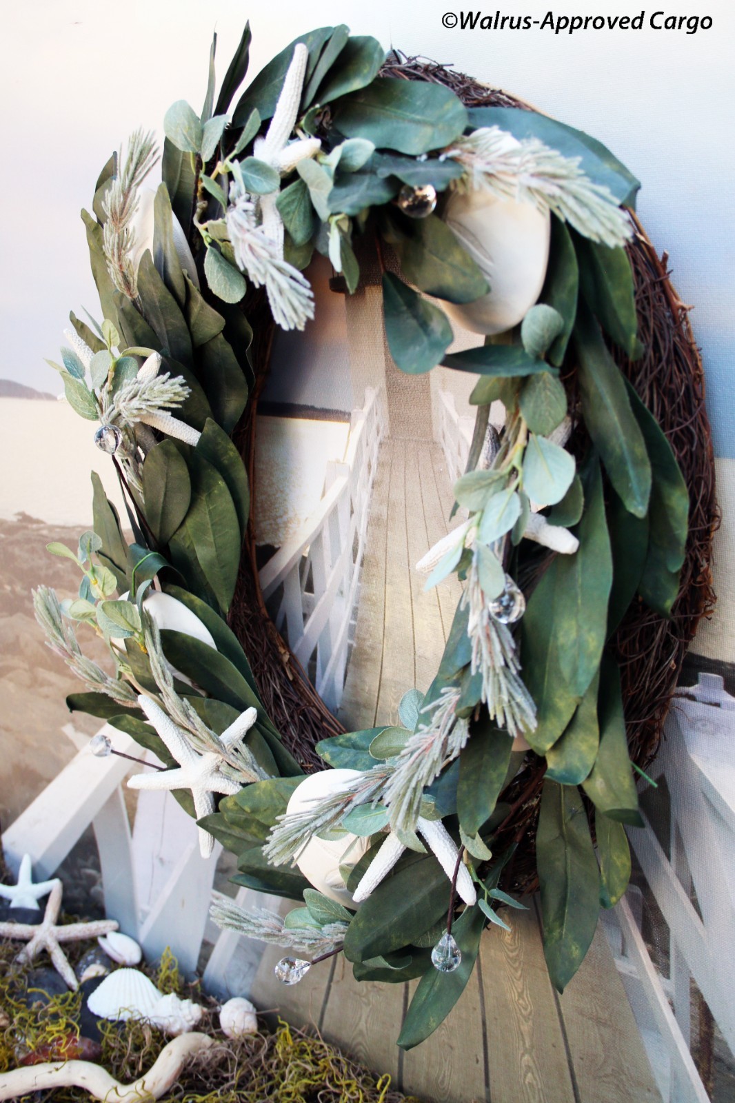 SEASHELL BEACH WREATH -NEW- GIVE ANY ROOM A DELIGHTFUL NAUTICAL TOUCH!