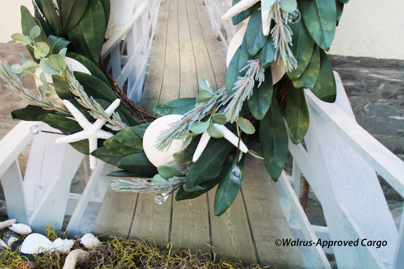 SEASHELL BEACH WREATH -NEW- GIVE ANY ROOM A DELIGHTFUL NAUTICAL TOUCH!