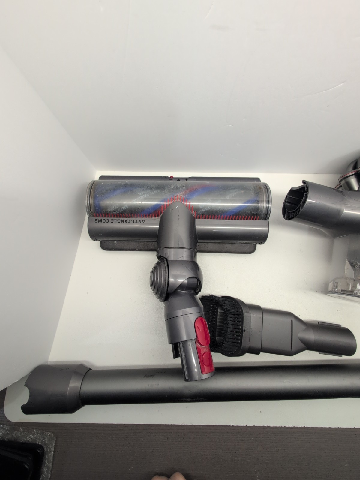 Dyson V8 SV10 Vacuum Cleaner TT9-US-RCJ0644A CHARGER NOT INCLUDED