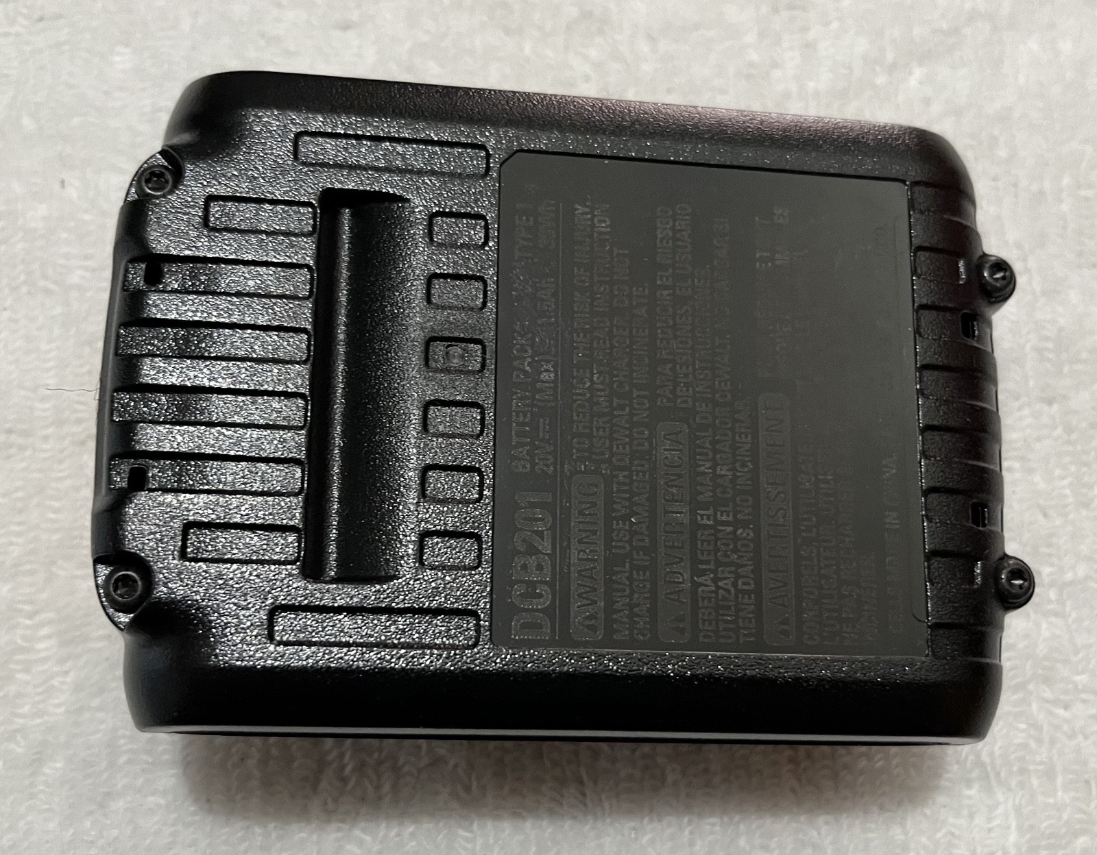 2 New Dewalt DCB201 20V Max Batteries 1.5Ah Lithium Ion Li-Ion Genuine DCB201-2