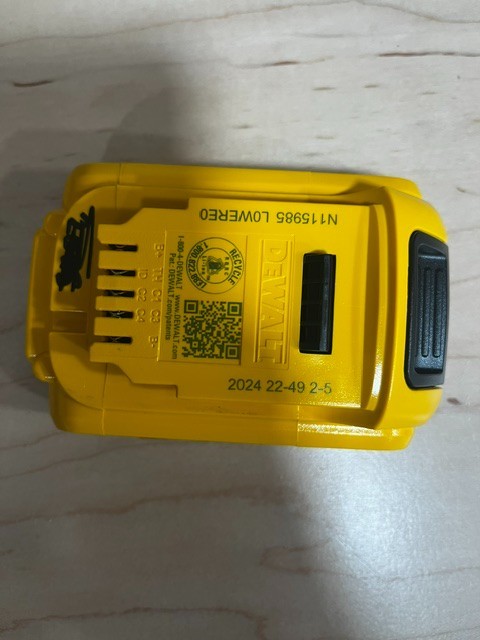 used Dewalt DCB203 20V Max Battery 2.0Ah Lithium Ion 2024