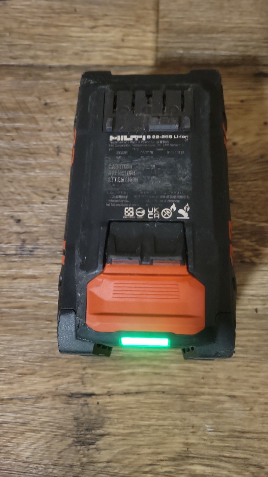 HILTI C 8-22 Nuron Charger & HILTI B 22-255 12AH BATTERY B 22-255 Li-ion