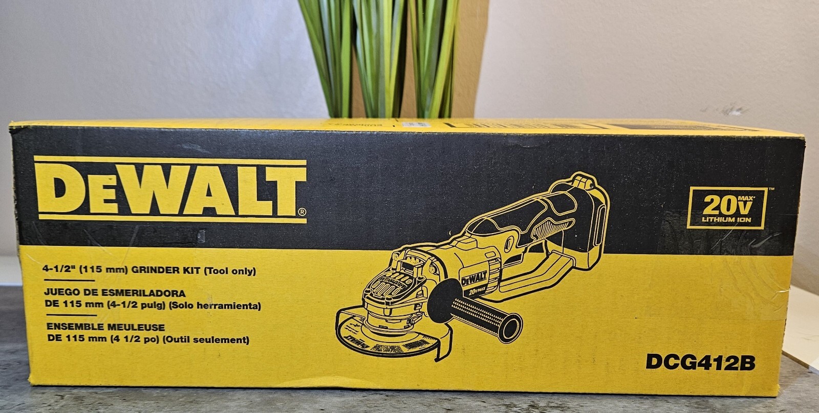 Brand New DeWalt 20v Max 4-1/2″ Angle Grinder Kit (Tool Only) DCG412B