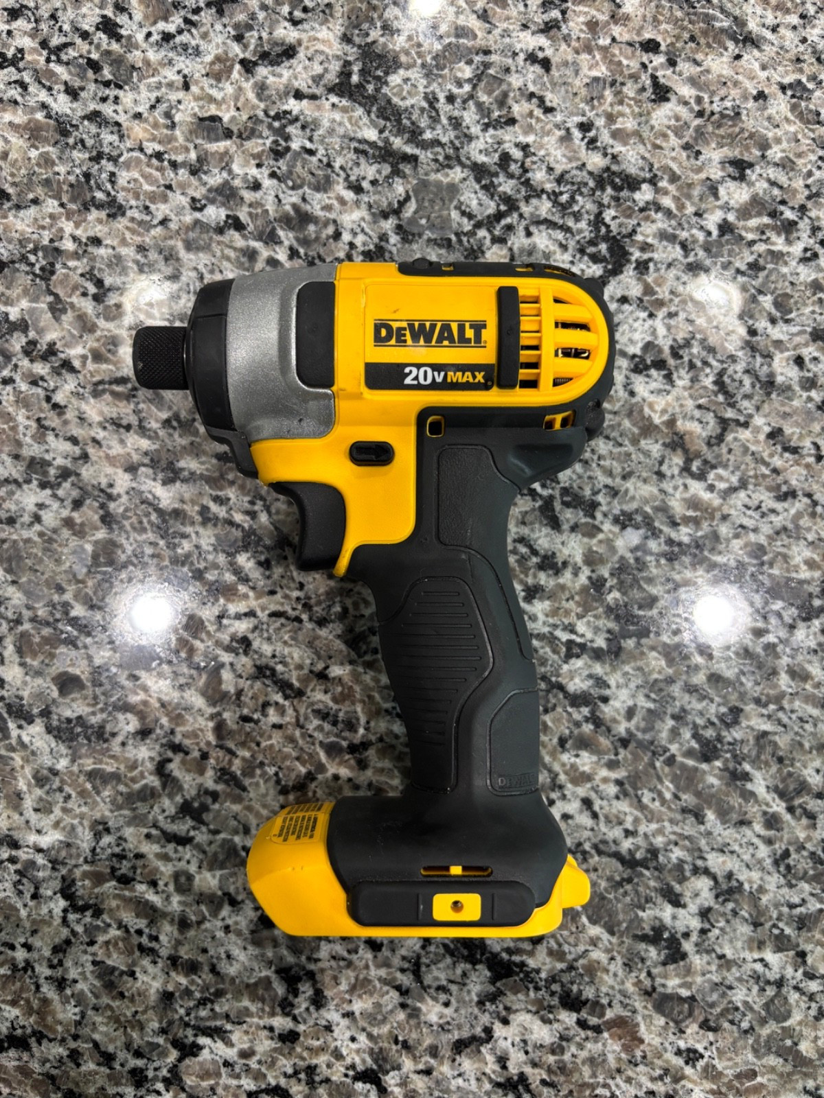 DEWALT DCF885 20V MAX 1/4″ Hex Impact Driver Cordless Tool Only Lightly Used Wor