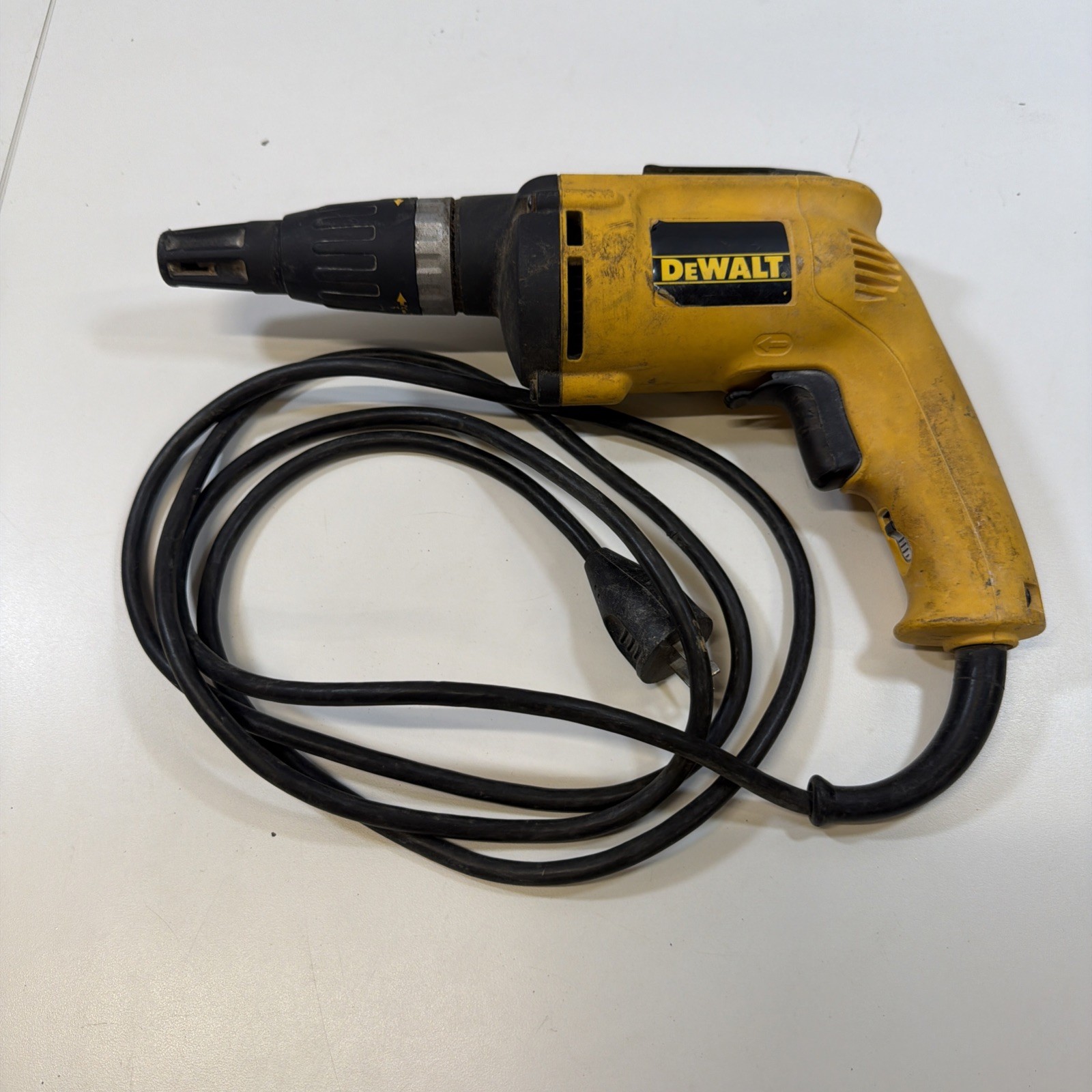 DeWalt DW251 VSR Drywall Screwdriver Corded 120V 6A 4000 RPM Screw Gun