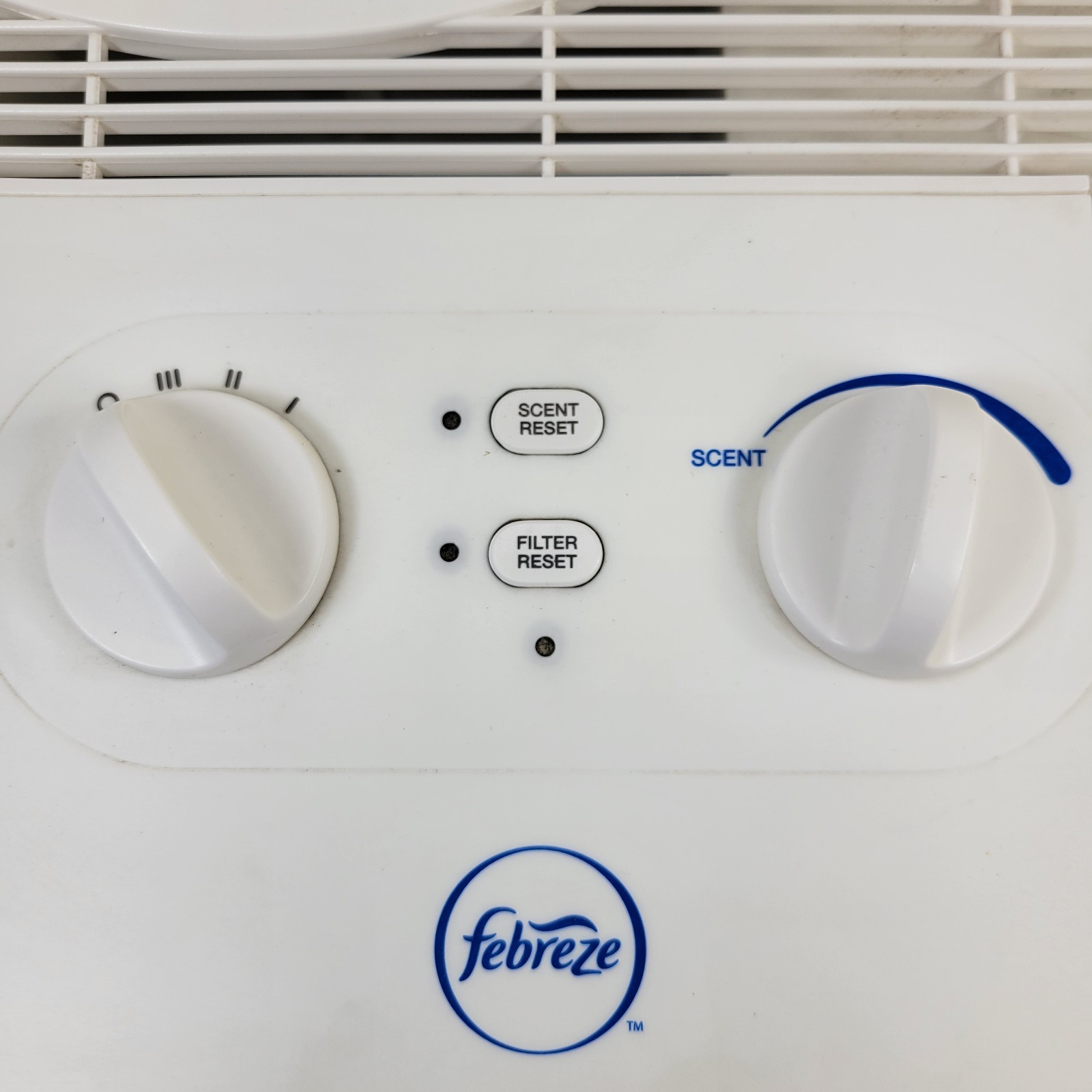 Febreze Tabletop HEPA-Type Air Purifier Model FHT170W White 85 – 100 Sq Ft